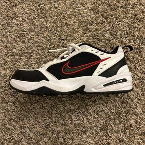 Nike Air Monarch IV